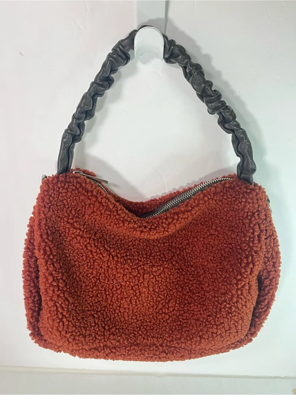Cozy Sherpa Shoulder Bag in Rust with Black Handle - Picture 8 of 8
